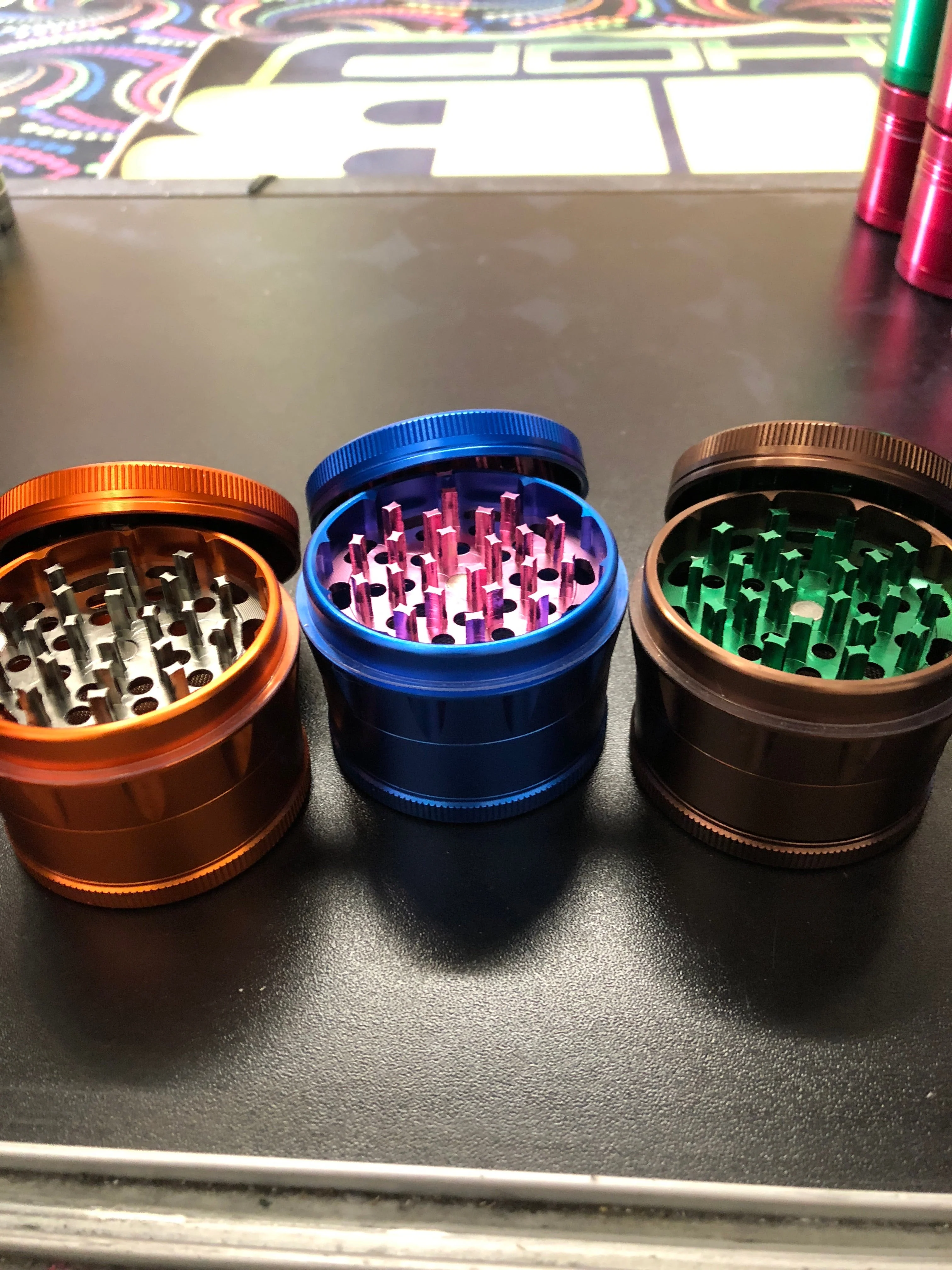 Legend Two-Tone Grinder - Image 4